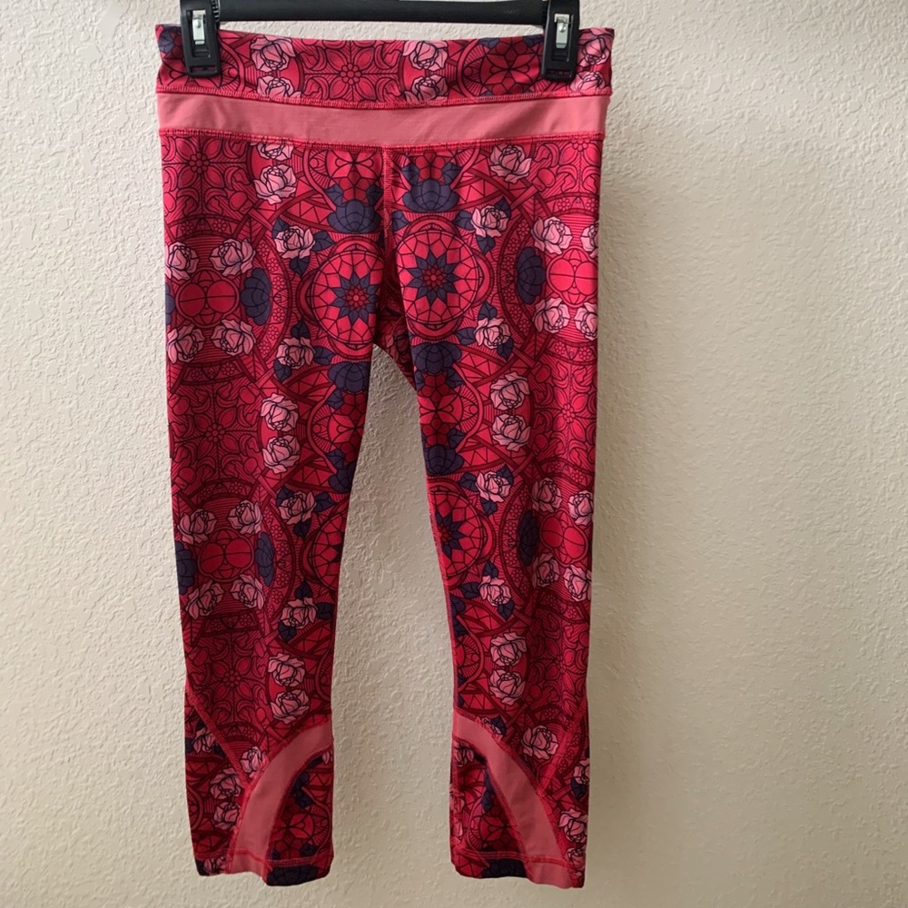 Lululemon Run: Inspire Crop II